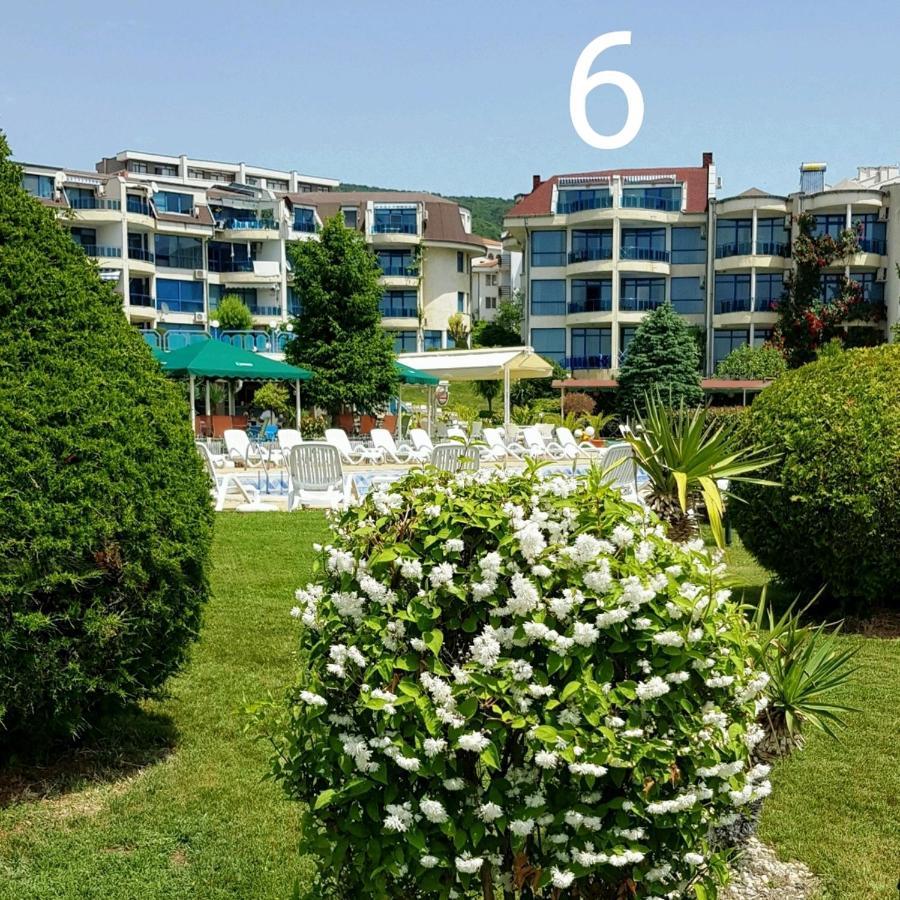 Riviera Complex 6 Hotel Sveti Vlas Bagian luar foto