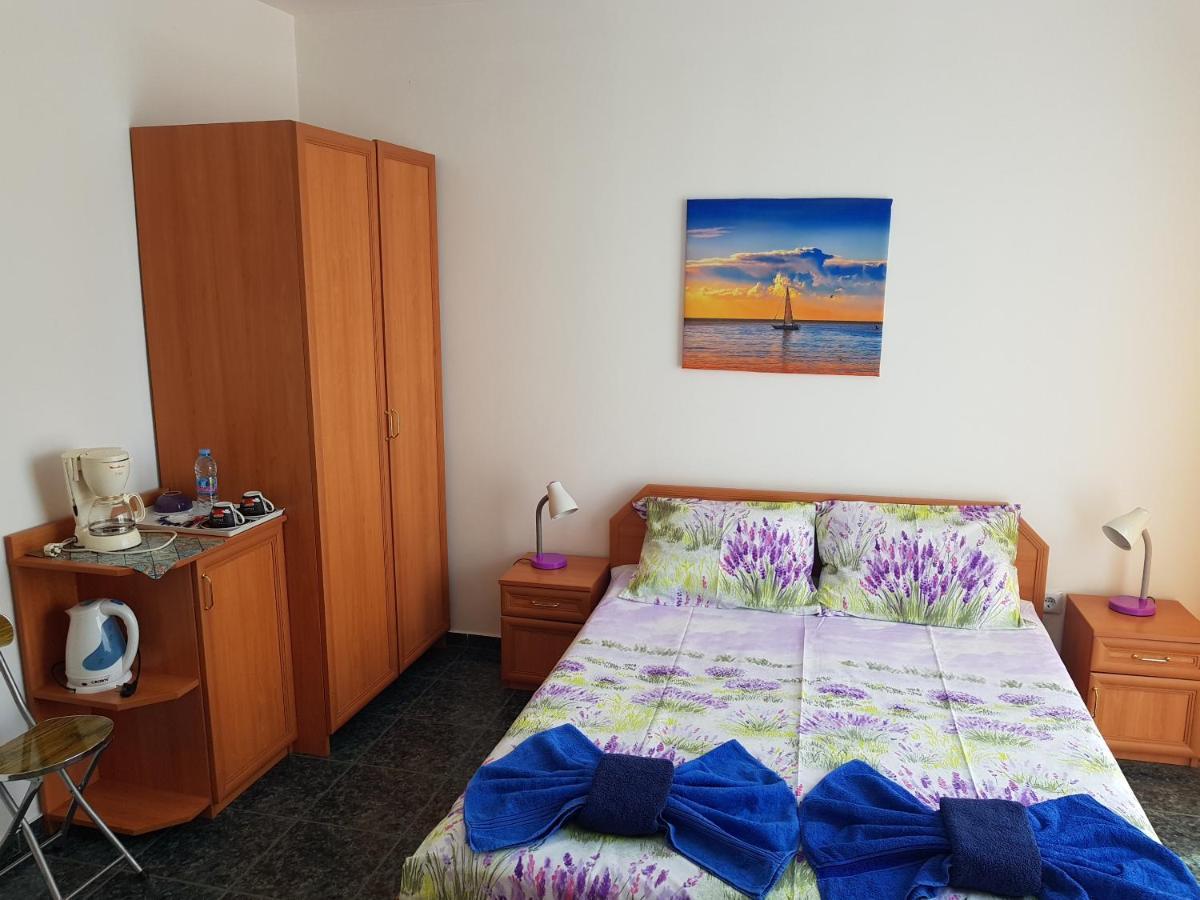 Riviera Complex 6 Hotel Sveti Vlas Bagian luar foto