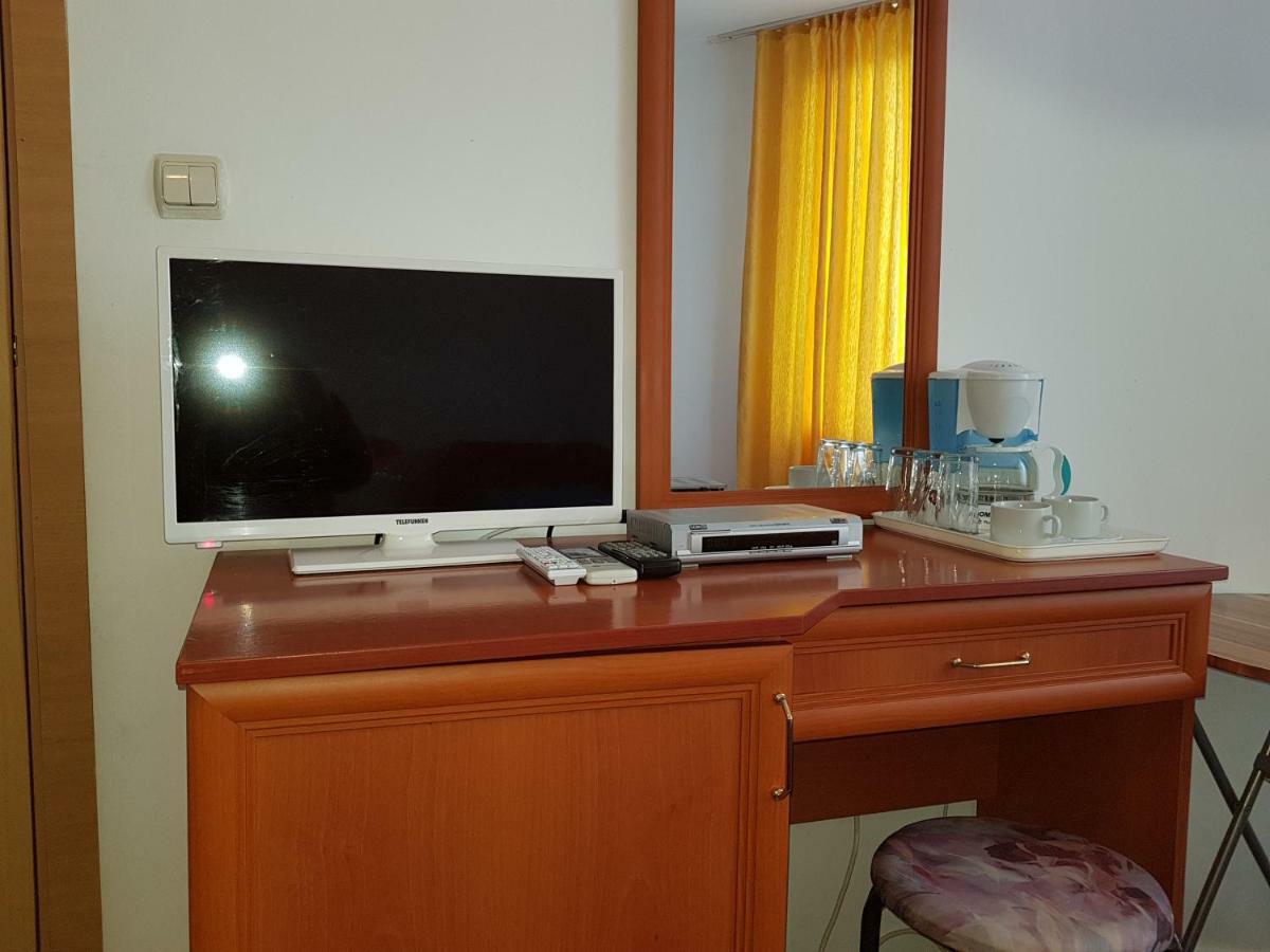 Riviera Complex 6 Hotel Sveti Vlas Bagian luar foto